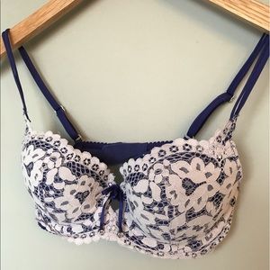 Victoria’s Secret very sexy balconet 32C